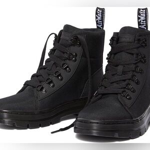Dr. Martens Women’s Combs Boot size 10